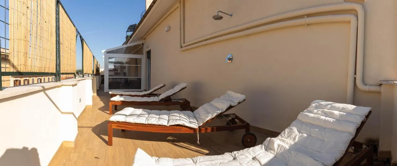 Colosseo Brightful Apartment With Rooftop Rome