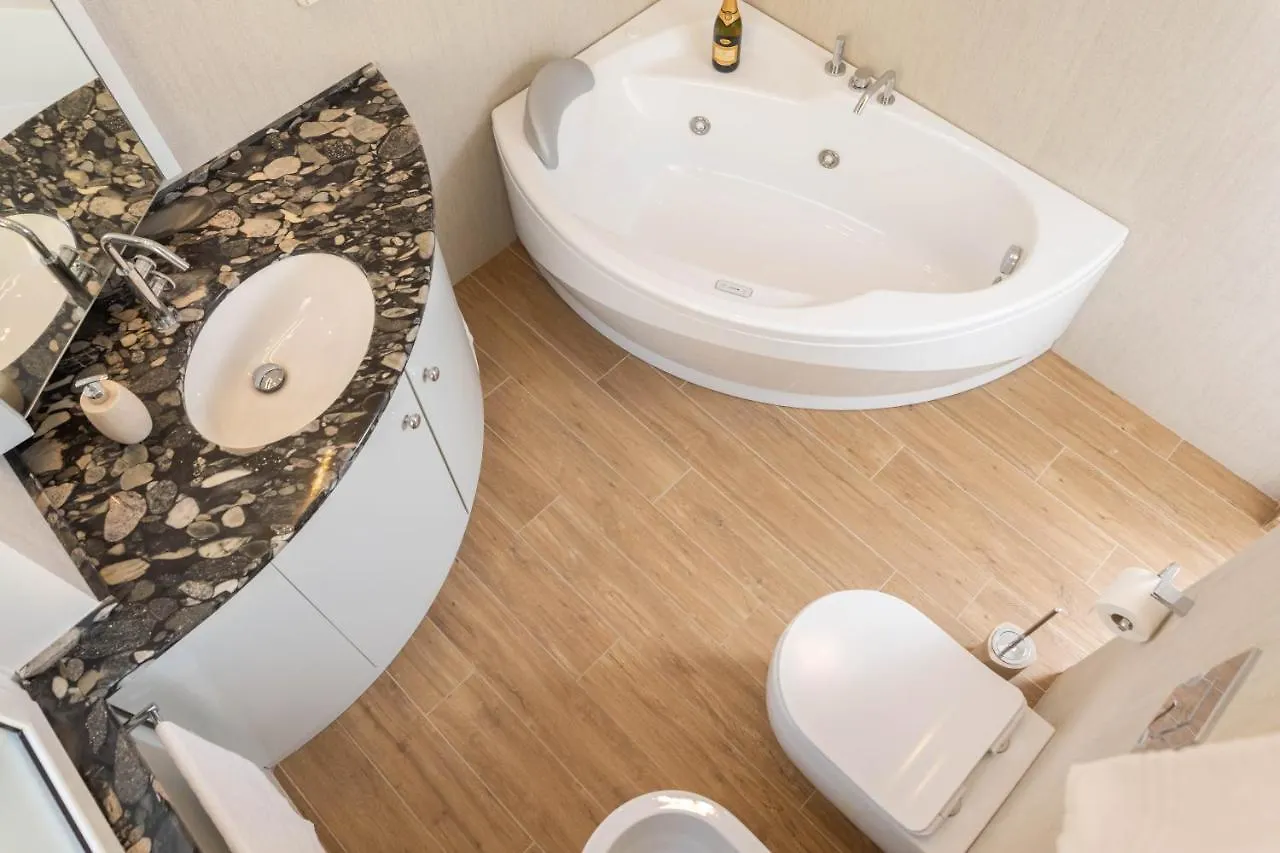 Colosseo Brightful Apartment With Rooftop Rome