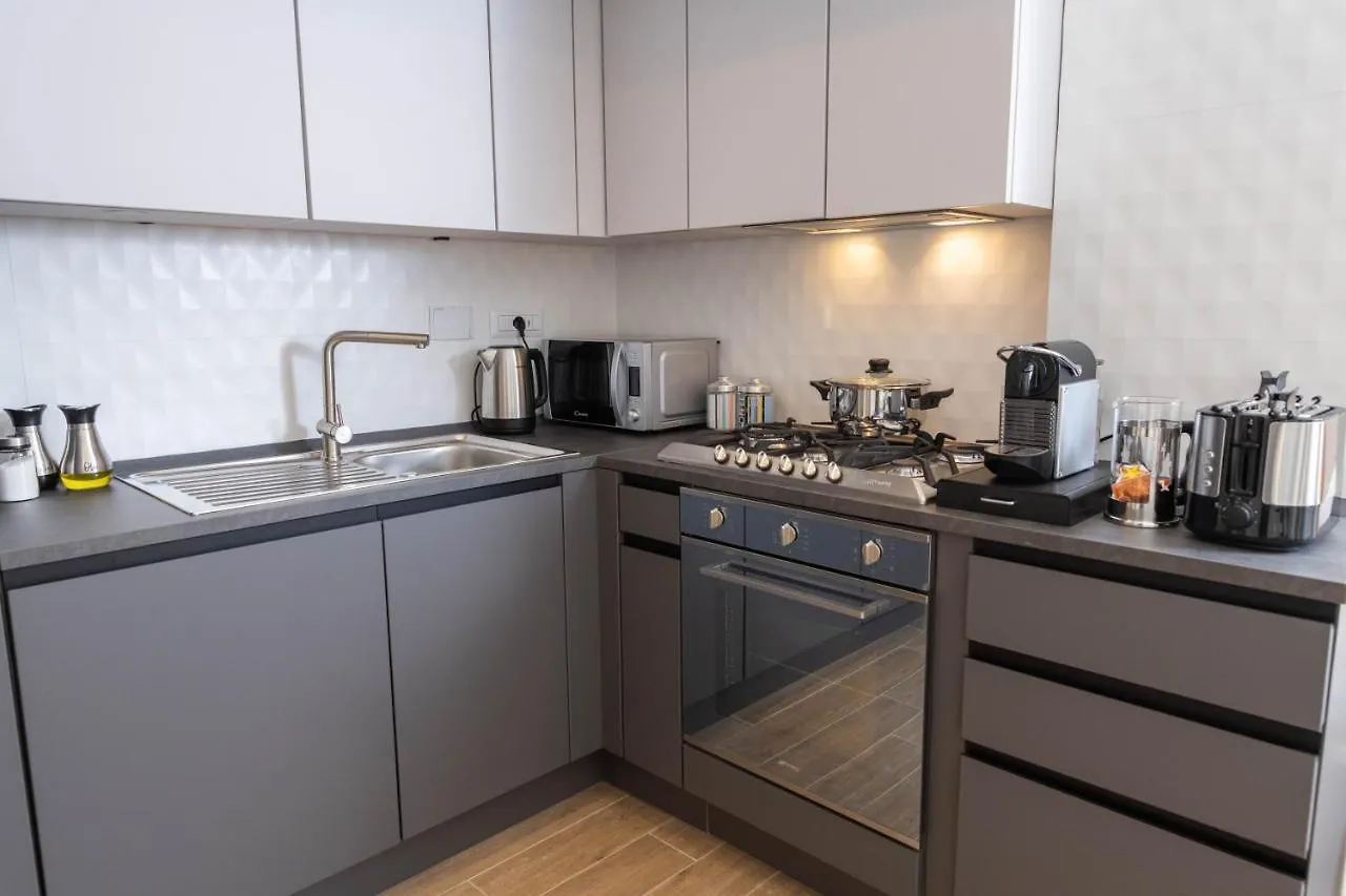 Colosseo Brightful Apartment With Rooftop Rome