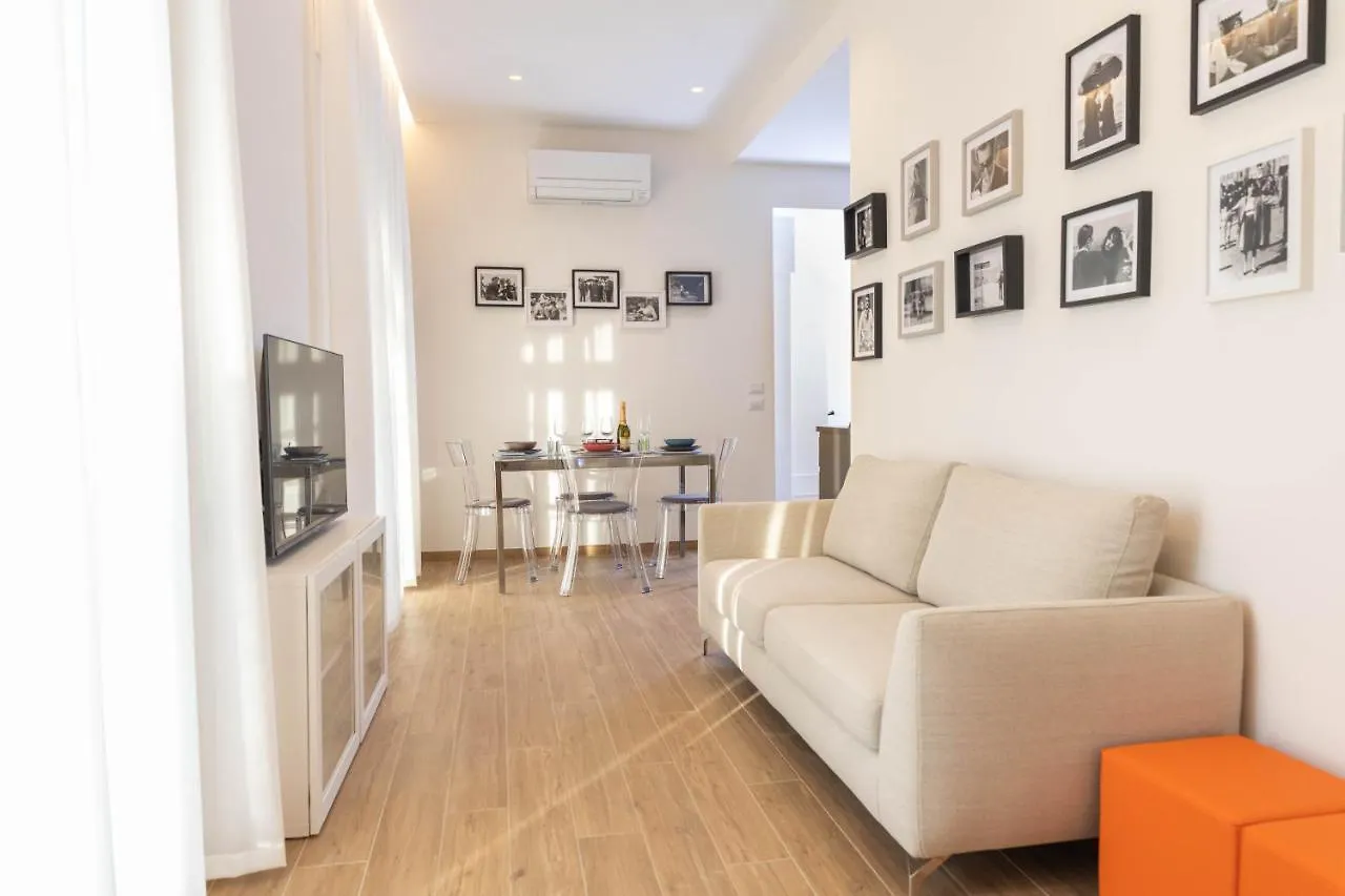 Colosseo Brightful Apartment With Rooftop 罗马 0*,  意大利