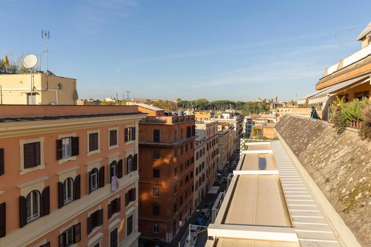 Colosseo Brightful Apartment With Rooftop Rome