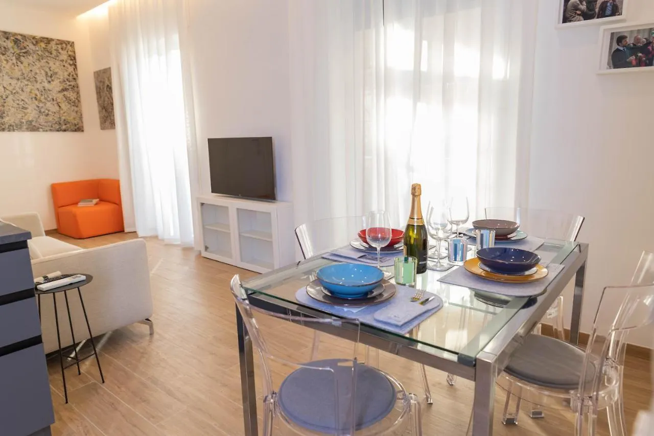 Colosseo Brightful Apartment With Rooftop Rome 0*,